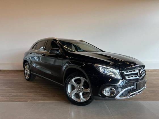 MERCEDES-BENZ GLA 200 1.6 CGI FLEX ENDURO 7G-DCT
